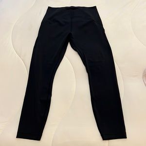 Lululemon NWOT Size 8 black cropped leggings